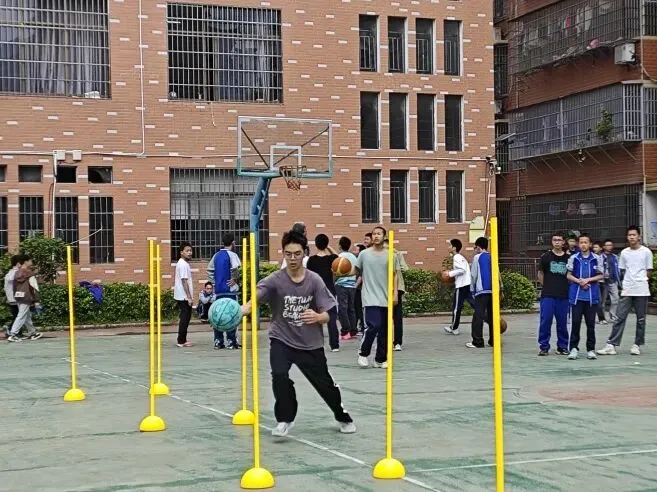 青春无畏试锋芒 直击中考第一关——绥宁县实验中学九年级体育模拟测试纪实 第12张