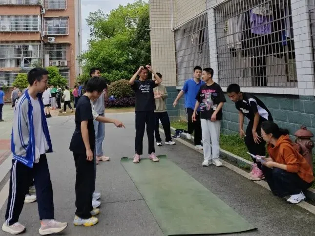 青春无畏试锋芒 直击中考第一关——绥宁县实验中学九年级体育模拟测试纪实 第28张