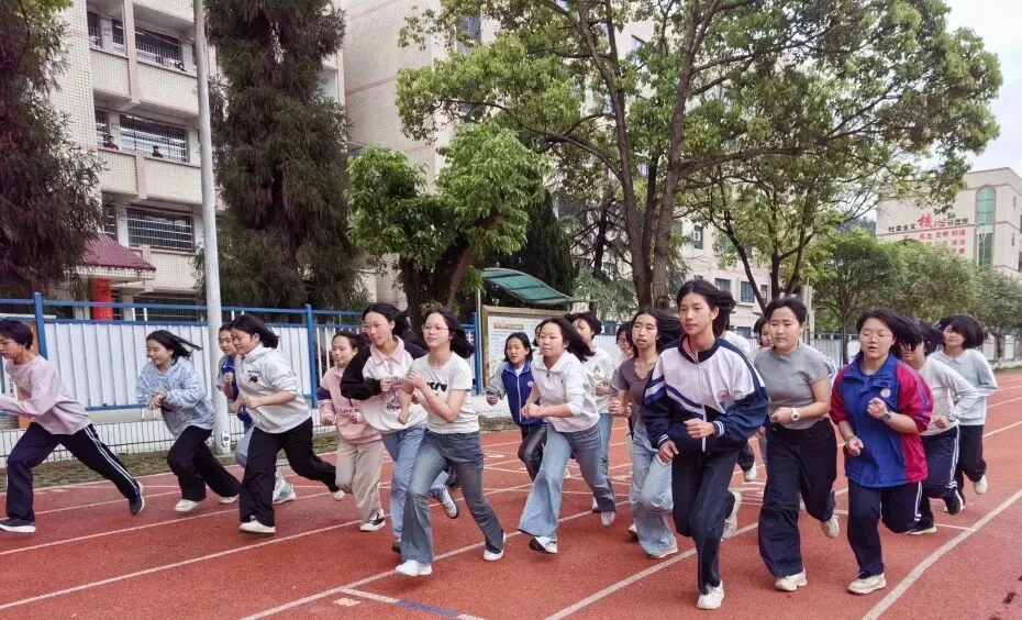 青春无畏试锋芒 直击中考第一关——绥宁县实验中学九年级体育模拟测试纪实 第36张