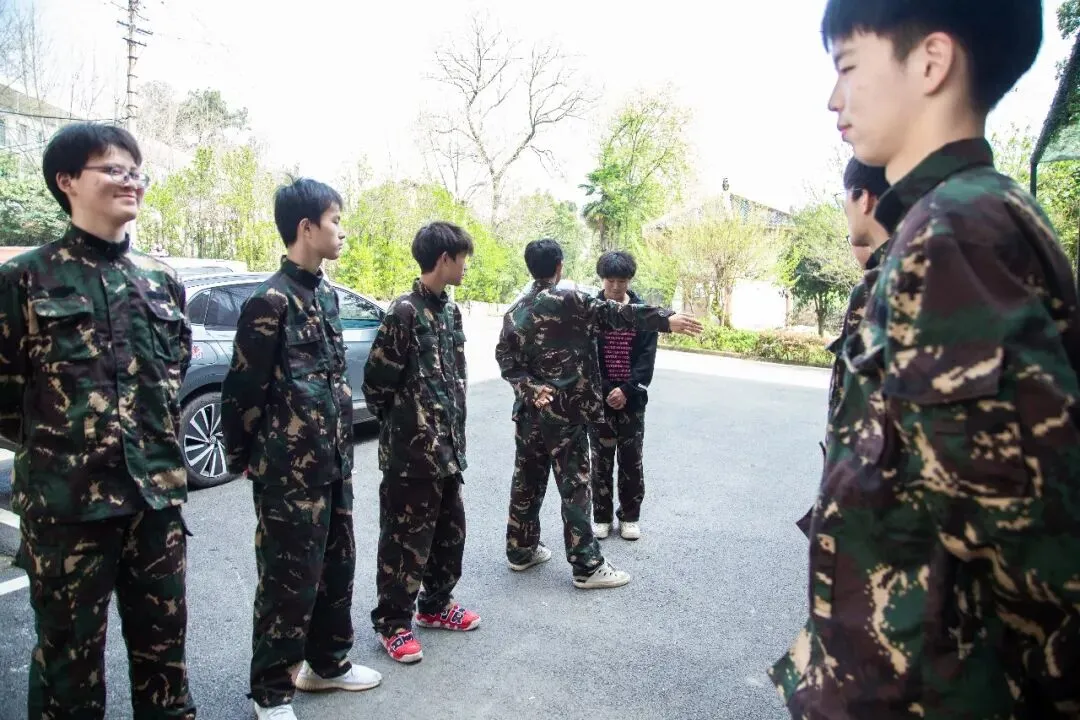 中考分数不够普高、想军事化管理、要升学+参军一定要选武汉军需学校 第13张