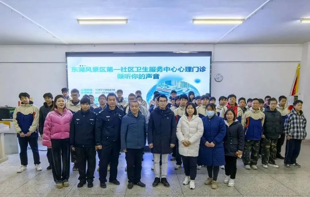 中考分数不够普高、想军事化管理、要升学+参军一定要选武汉军需学校 第14张