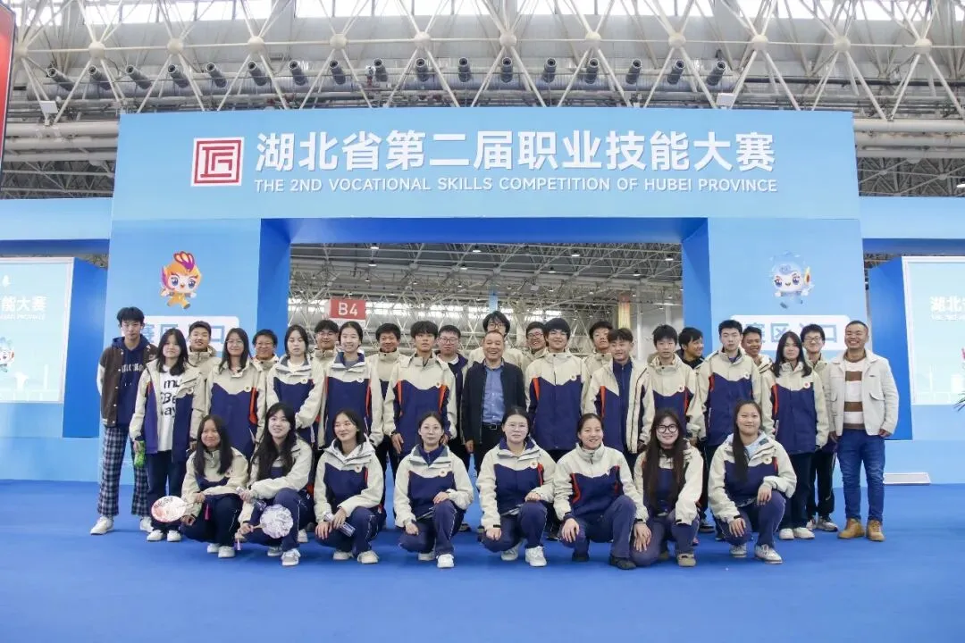 中考分数不够普高、想军事化管理、要升学+参军一定要选武汉军需学校 第24张