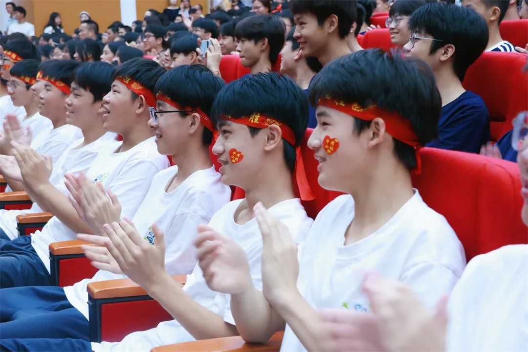 砺剑中考,勇攀高峰|德成中英文学校2026届中考誓师大会隆重举行【2026年春:学校高质量发展系列活动之三十】 第15张