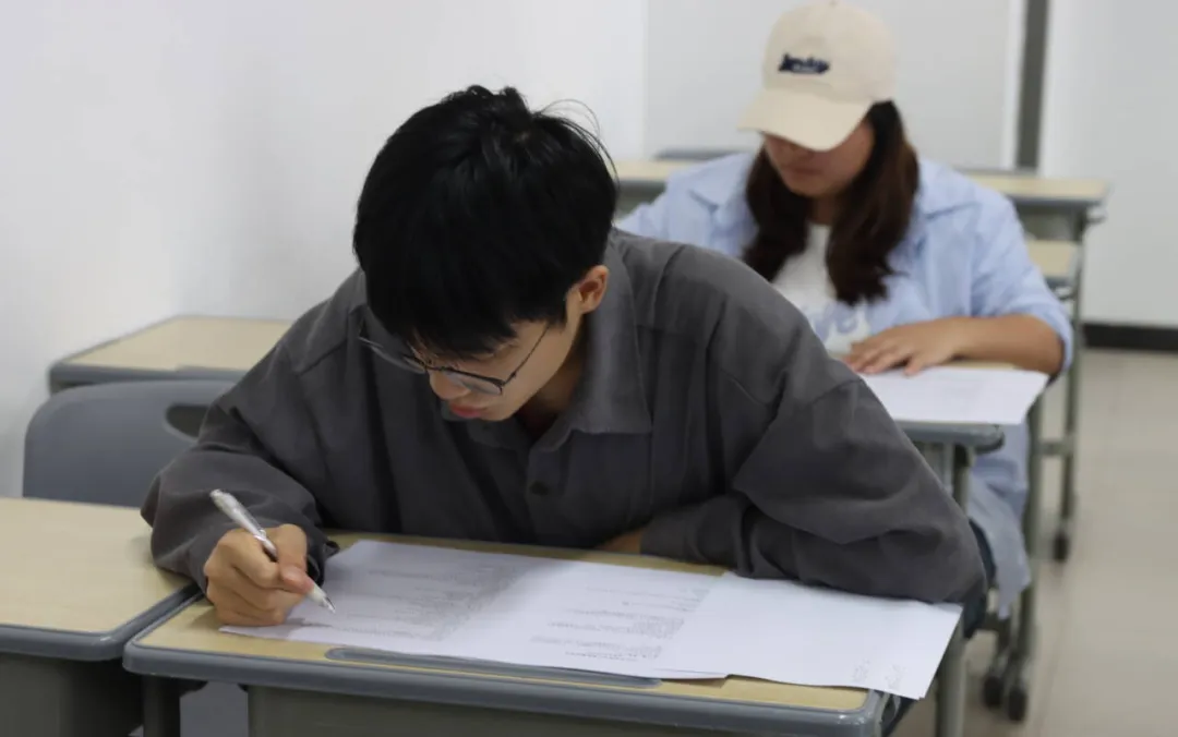 会计学院举办初级会计职称模拟考试 第3张