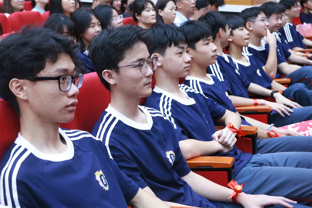 砺剑中考,勇攀高峰|德成中英文学校2026届中考誓师大会隆重举行【2026年春:学校高质量发展系列活动之三十】 第28张