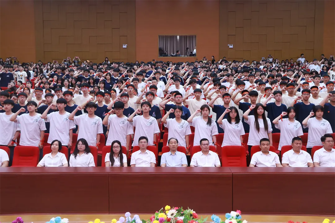 砺剑中考,勇攀高峰|德成中英文学校2026届中考誓师大会隆重举行【2026年春:学校高质量发展系列活动之三十】 第34张