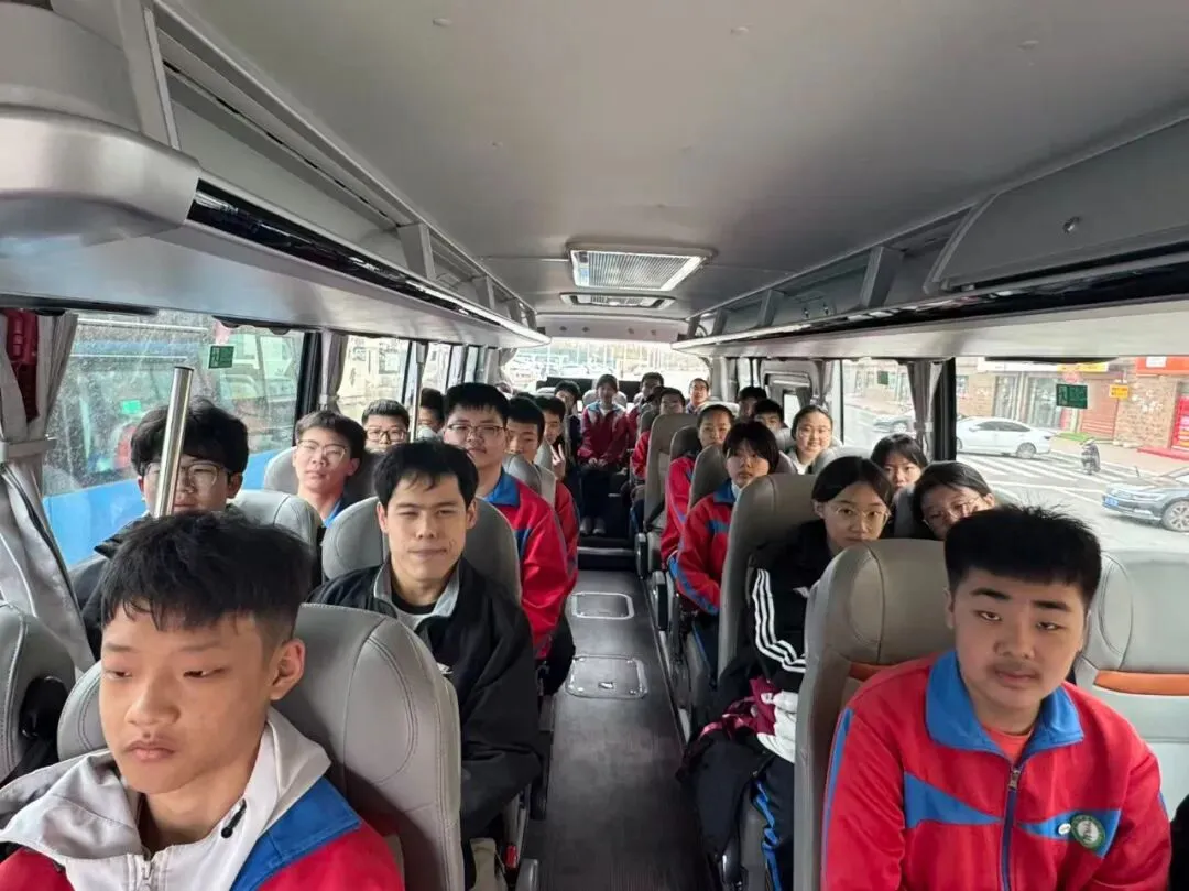 【崇德七中 护航中考】践初心办实事 暖护航助成长——集贤县第七中学体育考试爱心护航纪实 第10张