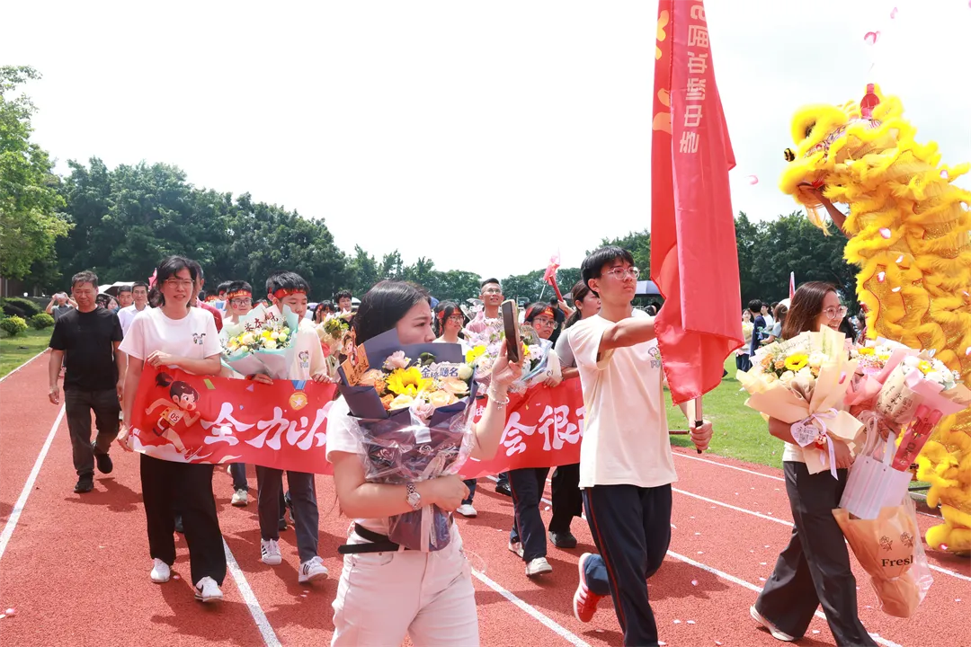 砺剑中考,勇攀高峰|德成中英文学校2026届中考誓师大会隆重举行【2026年春:学校高质量发展系列活动之三十】 第55张