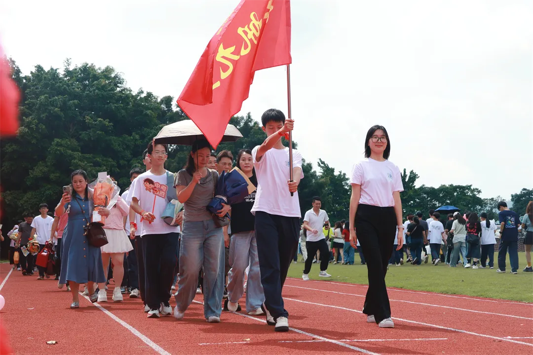 砺剑中考,勇攀高峰|德成中英文学校2026届中考誓师大会隆重举行【2026年春:学校高质量发展系列活动之三十】 第60张