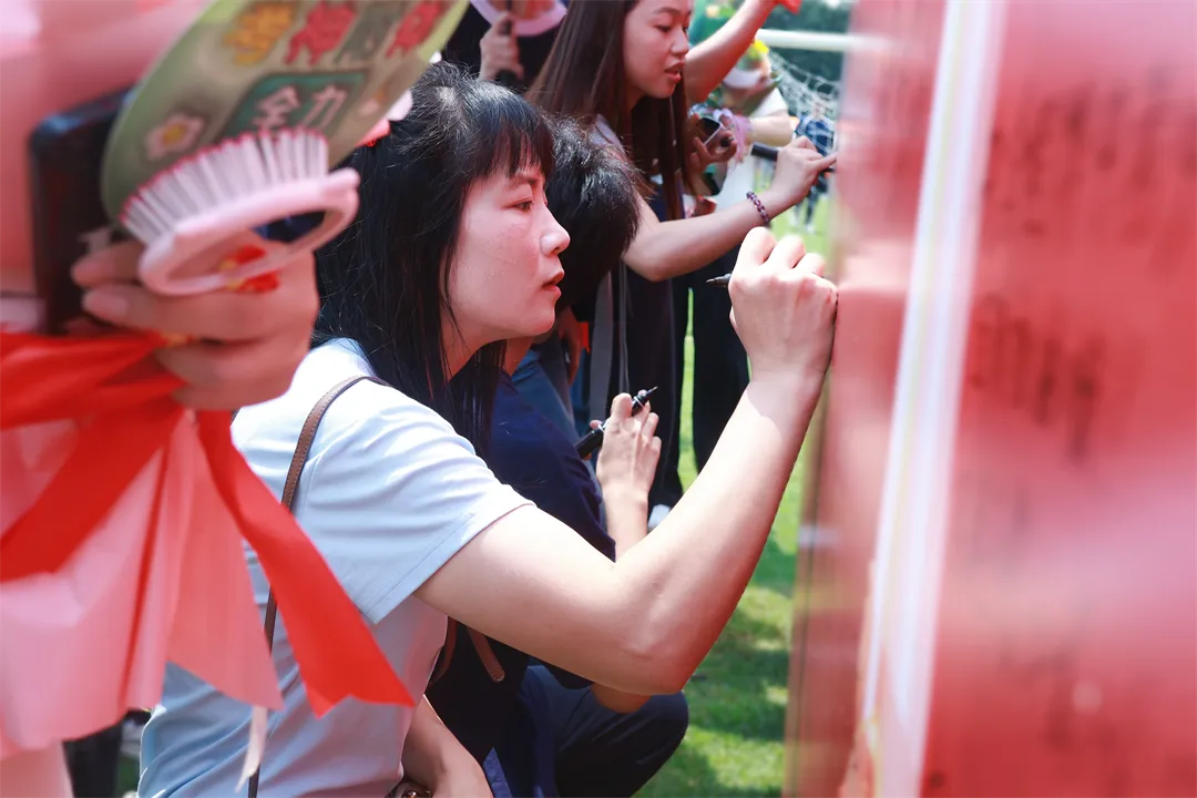 砺剑中考,勇攀高峰|德成中英文学校2026届中考誓师大会隆重举行【2026年春:学校高质量发展系列活动之三十】 第63张