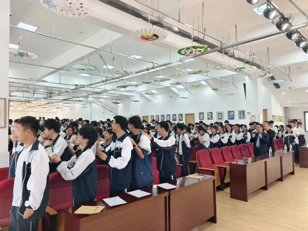 减压赋能,助力中考——漯河市西城区丹江路学校开展心理健康专题讲座 第6张