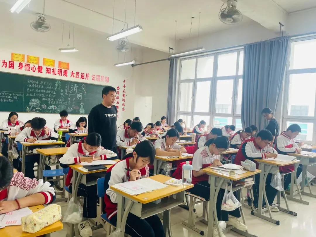 【校园动态】南宫市职教中心高三年级举行模拟考试暨语数英学科质量分析会 第5张