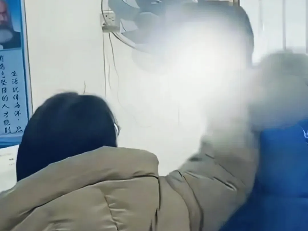 家长要试卷电子版被拒引骂战!网友吵翻:是家长不懂尊重,还是老师刻意摆谱? 第5张