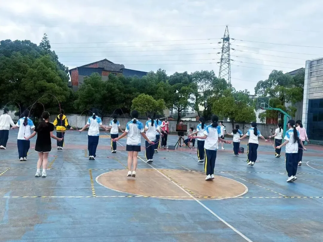 【豫东·教学在线】以测促练 备战中考——南昌市豫东学校教育集团豫东校区开展九年级体育模拟测试 第24张