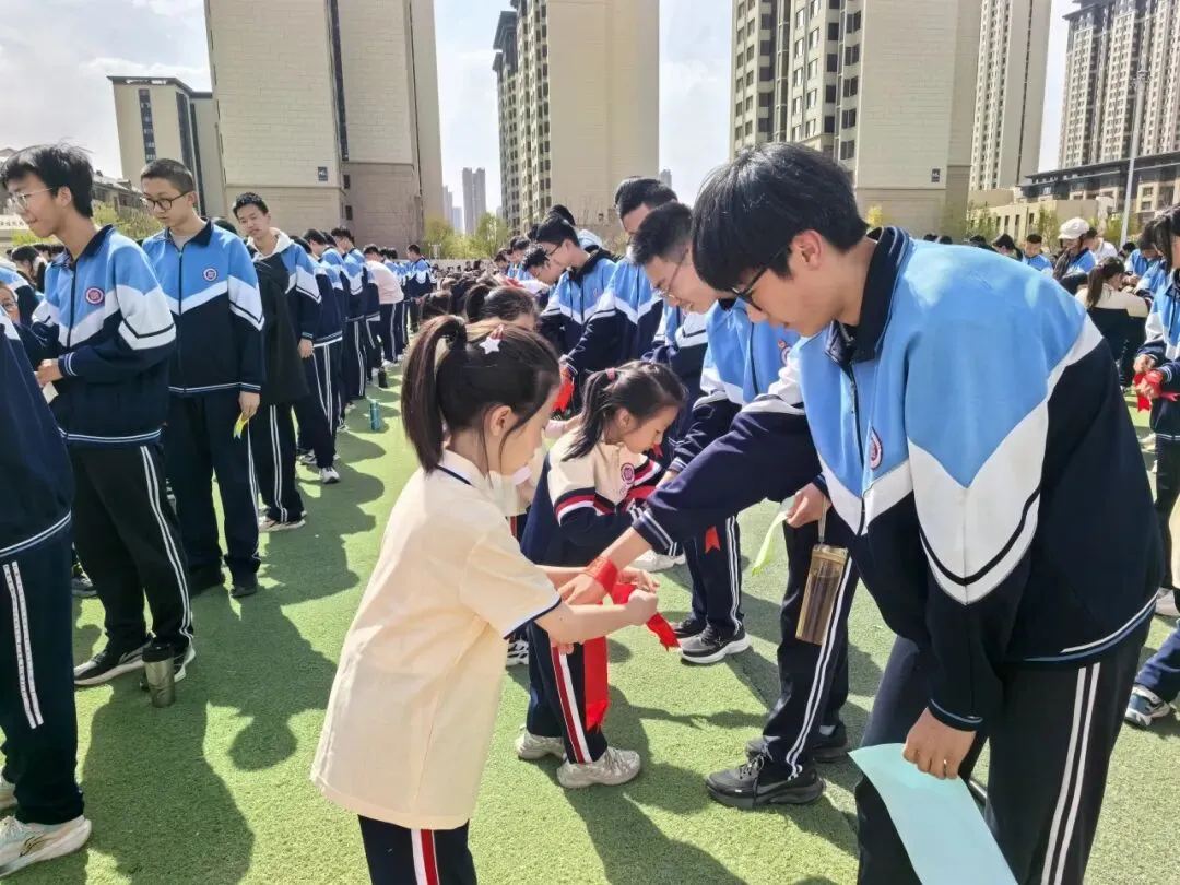 少年当立凌云志 策马扬鞭战中考——呼和浩特市第四十三中学2026届誓师大会圆满举行 第4张