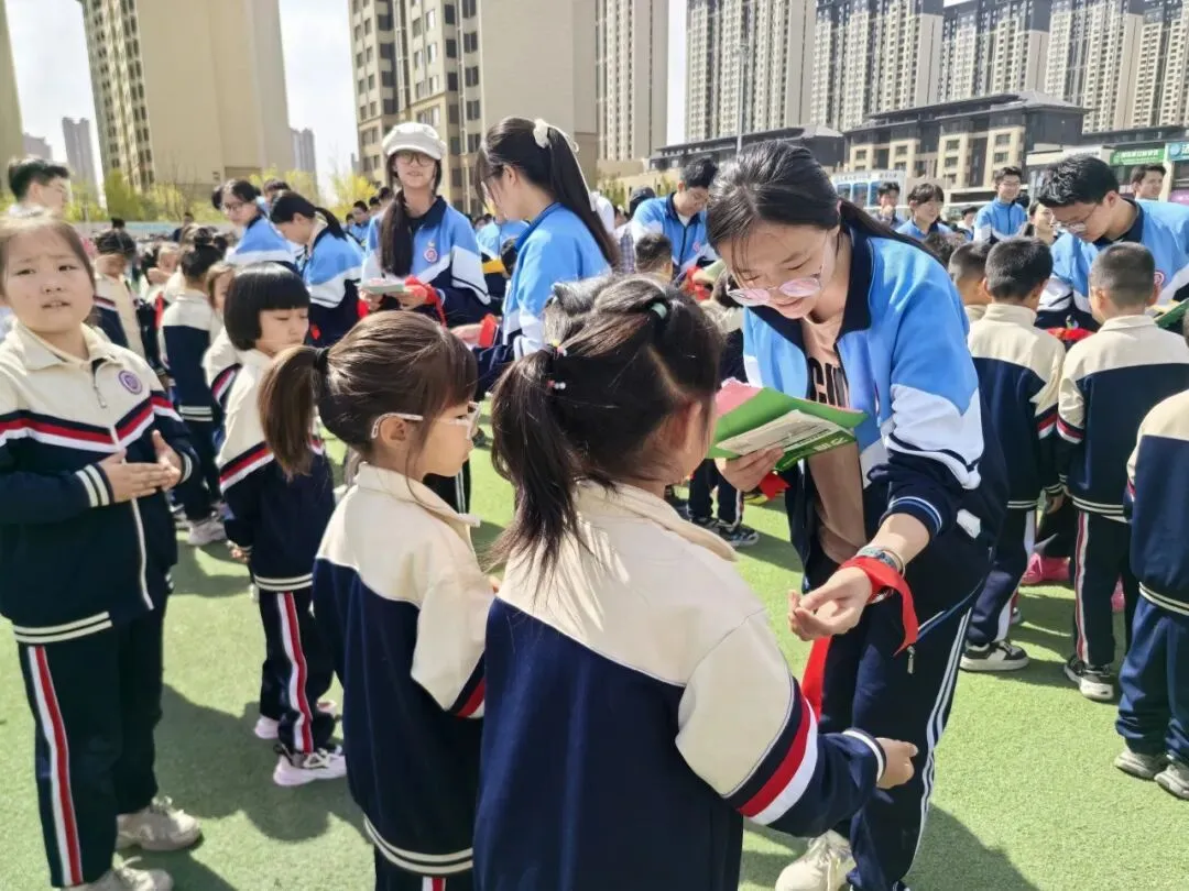 少年当立凌云志 策马扬鞭战中考——呼和浩特市第四十三中学2026届誓师大会圆满举行 第5张