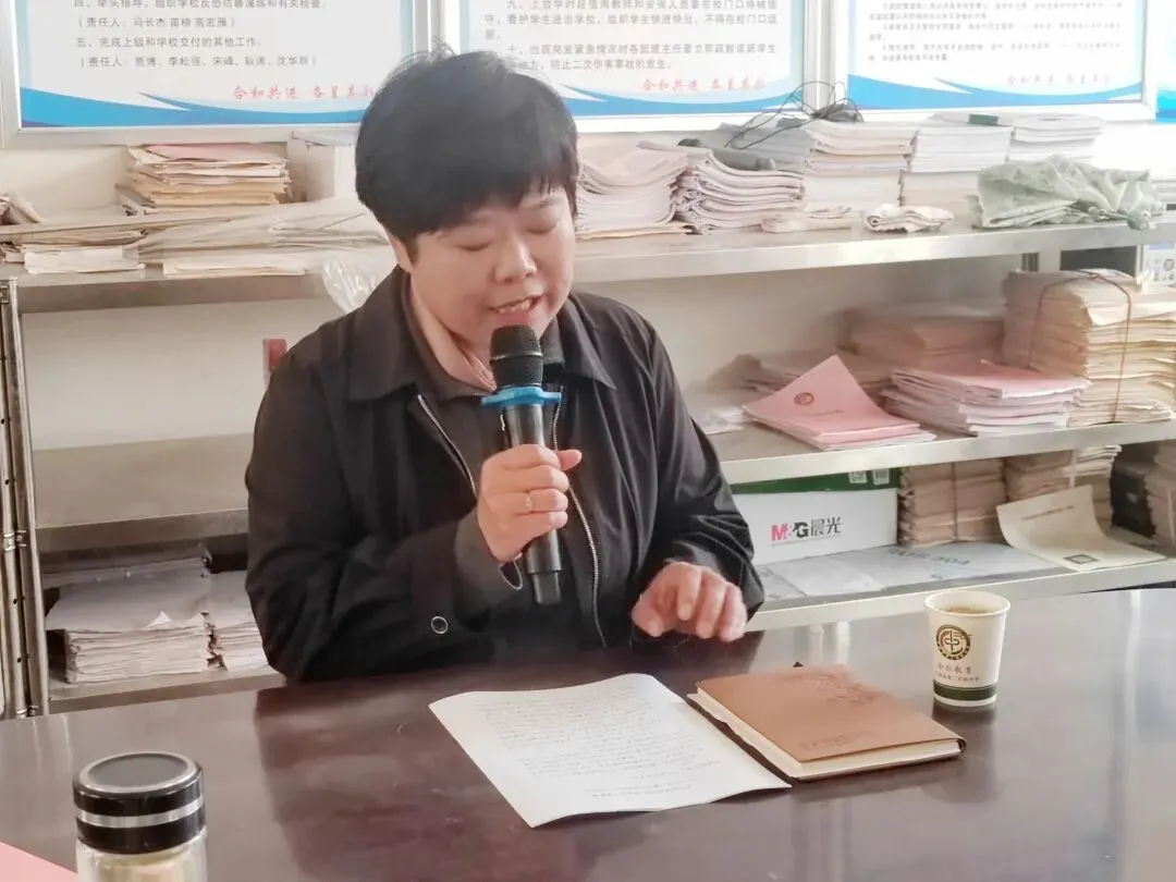 表彰优秀树榜样凝心聚力战中考——社旗县第二初级中学九年级一模考试总结大会圆满举行 第1张