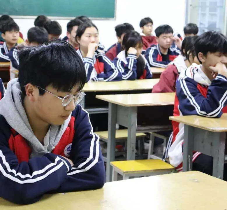 世杰中学初中部中考备考分层专题座谈会圆满召开 第27张