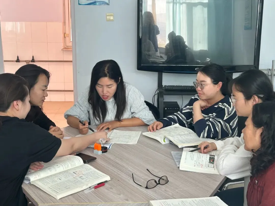 【教研动态】把脉中考复习,引领备考方向——旗教学指导服务中心数学教研员参加我校数学组集体备课活动 第5张