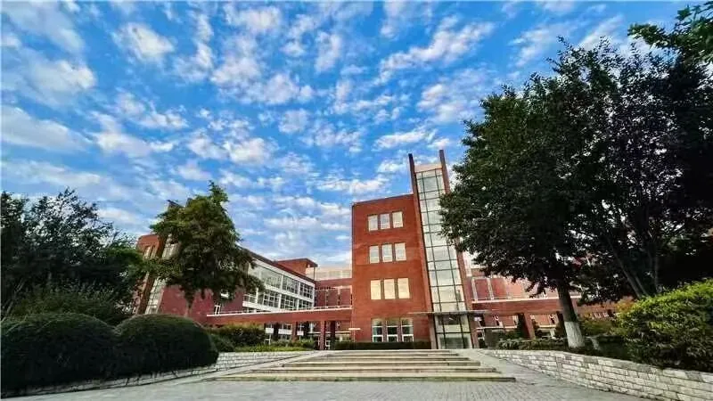 北京读香港高中,免中考冲清北港大,开放日预约开启! 第3张