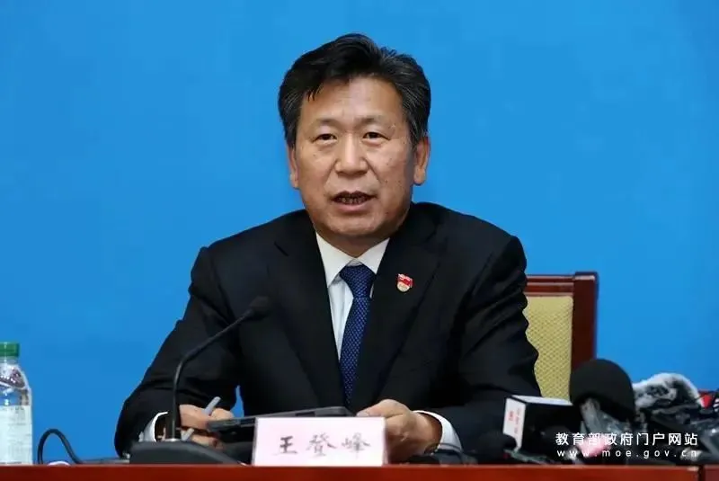 中考765分学霸操场上倒地离世!父母查看监控后崩溃:别拿孩子的命开玩笑! 第12张