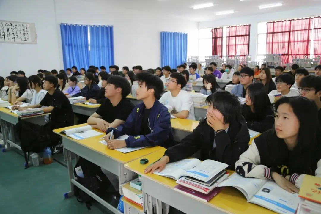 孩子中考失利别放弃!河南公办医学院中专部,专科升学率92.3%,比高中还稳! 第24张