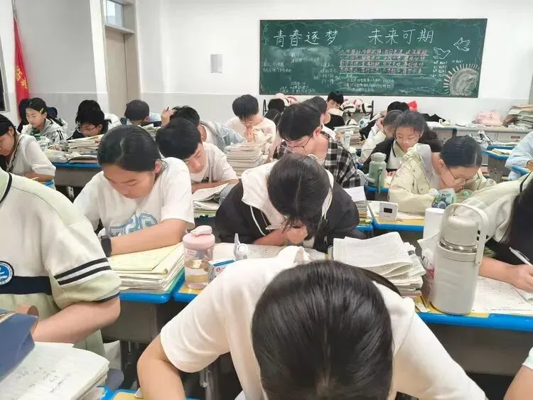 【中考冲刺励志金句】距中考仅剩2个月,送给每一位拼搏的少年 第2张