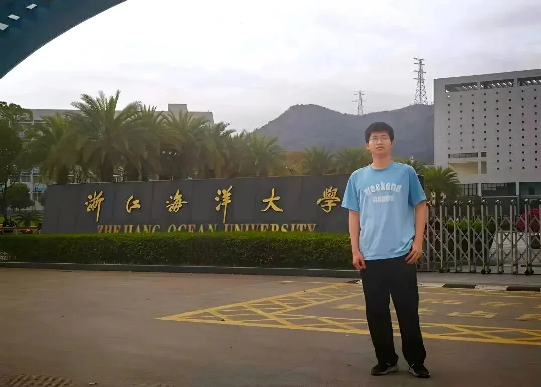 中考“挂车尾”,高考“打头阵”,这个在2025年高考中考出超“特控线”20分的考生说“是育新高中给了我第二次生命” 第7张