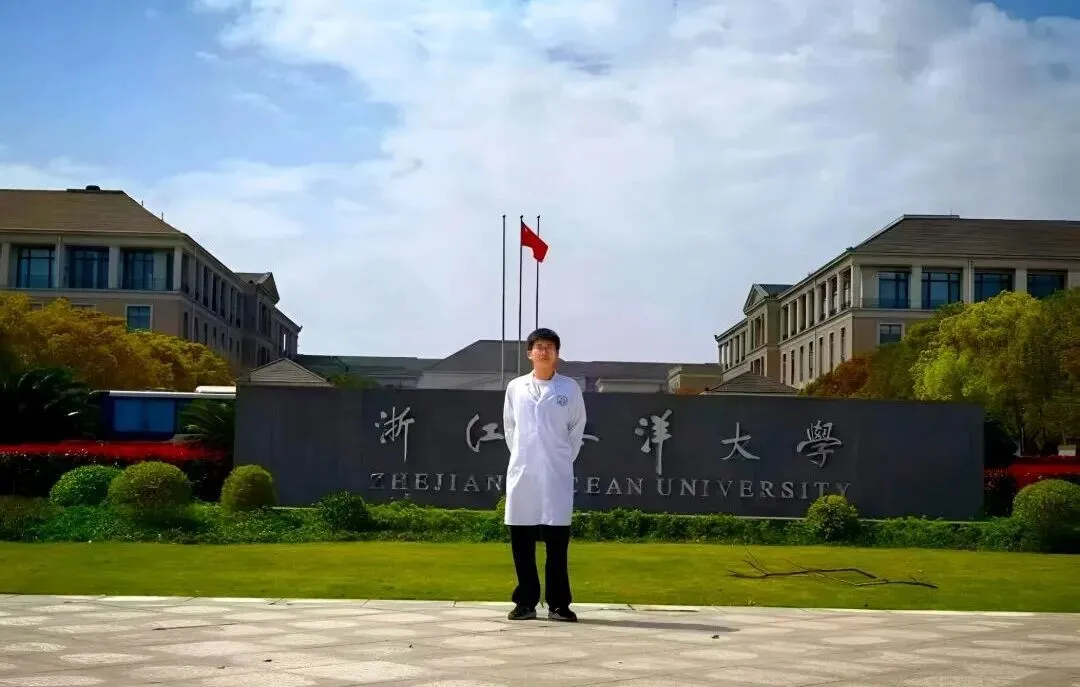 中考“挂车尾”,高考“打头阵”,这个在2025年高考中考出超“特控线”20分的考生说“是育新高中给了我第二次生命” 第11张