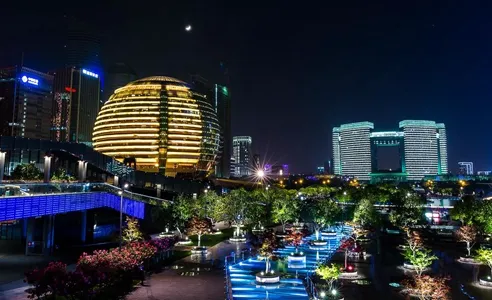 经典全书:《押送高考试卷那天,家长堵了我的车不让我进校门》【txt结局-新阅】全章节 第13张