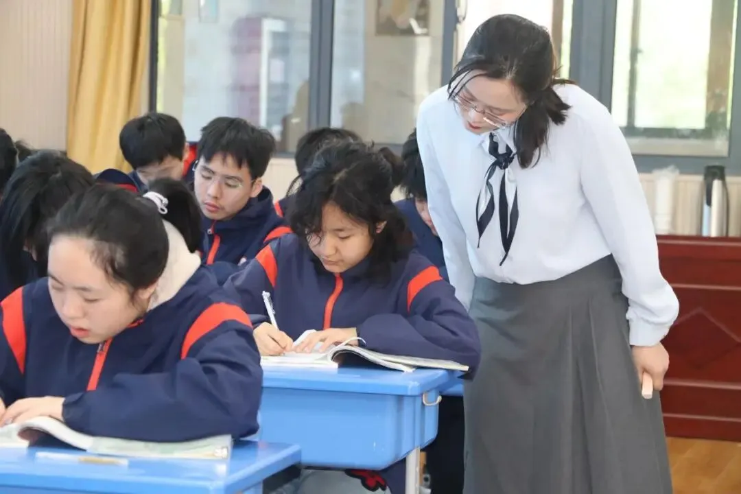 【烈山路校区】研思作文教学 赋能中考备考——新站区初中语文作文专题研讨活动在我校顺利举办 第17张