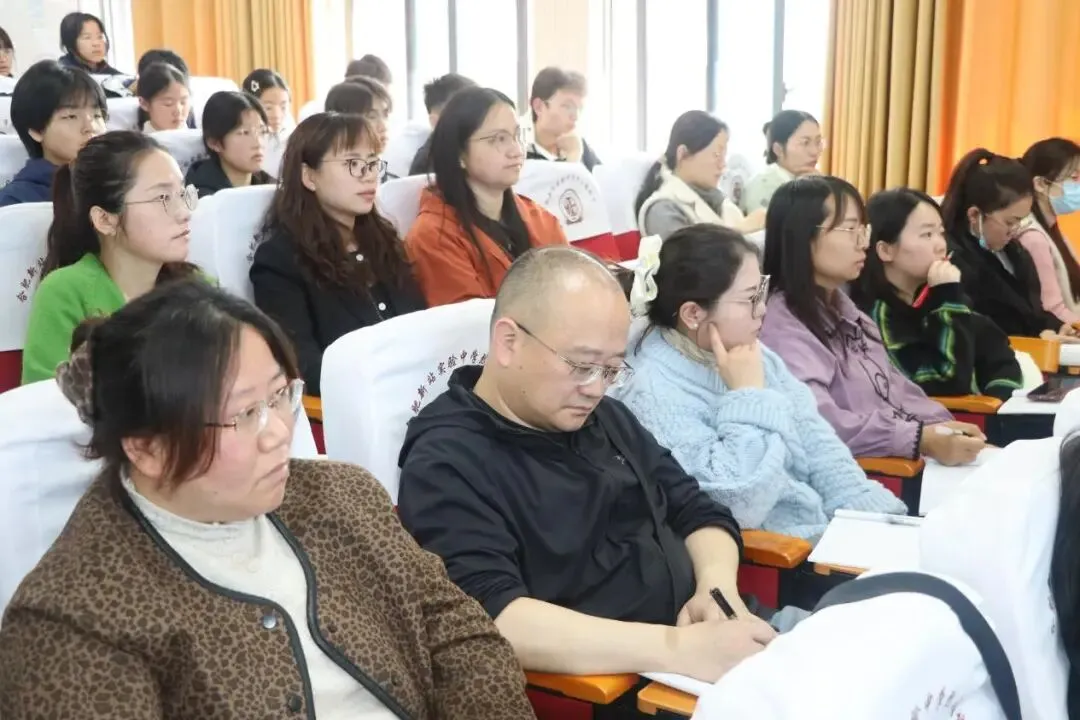 【烈山路校区】研思作文教学 赋能中考备考——新站区初中语文作文专题研讨活动在我校顺利举办 第19张