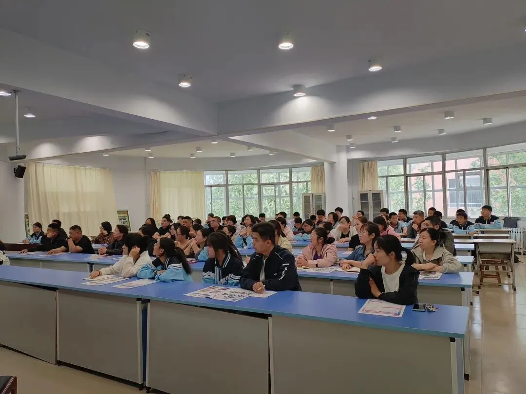 同心聚力,冲刺中考——滨州市第一中学科创中心初中部中考动员家长会圆满举行 第7张