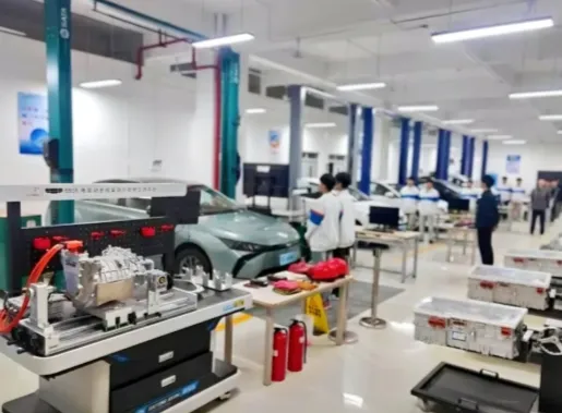 即将中考!还未替孩子选择好专业的家长可以点进来看看!2026年学校专业介绍(部分中专热门专业,仅供参考) 第2张