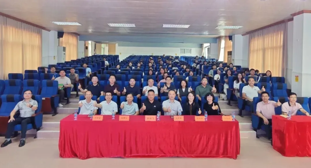 名师送教助均衡 集团聚力备中考|珠峰实验学校教育集团联合市级“三名”工作室送教活动圆满举行 第2张