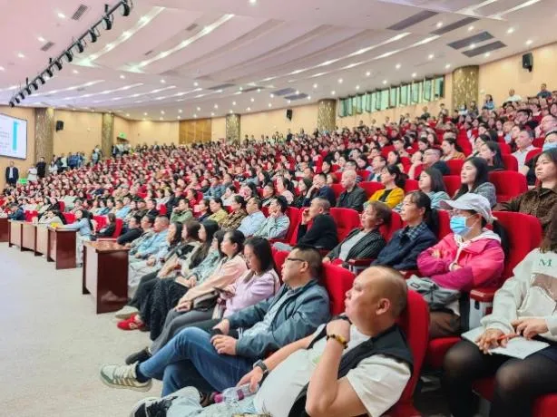 凝心聚力备中考 家校携手筑华章——德阳二中2026届初三年级家长会顺利召开 第8张