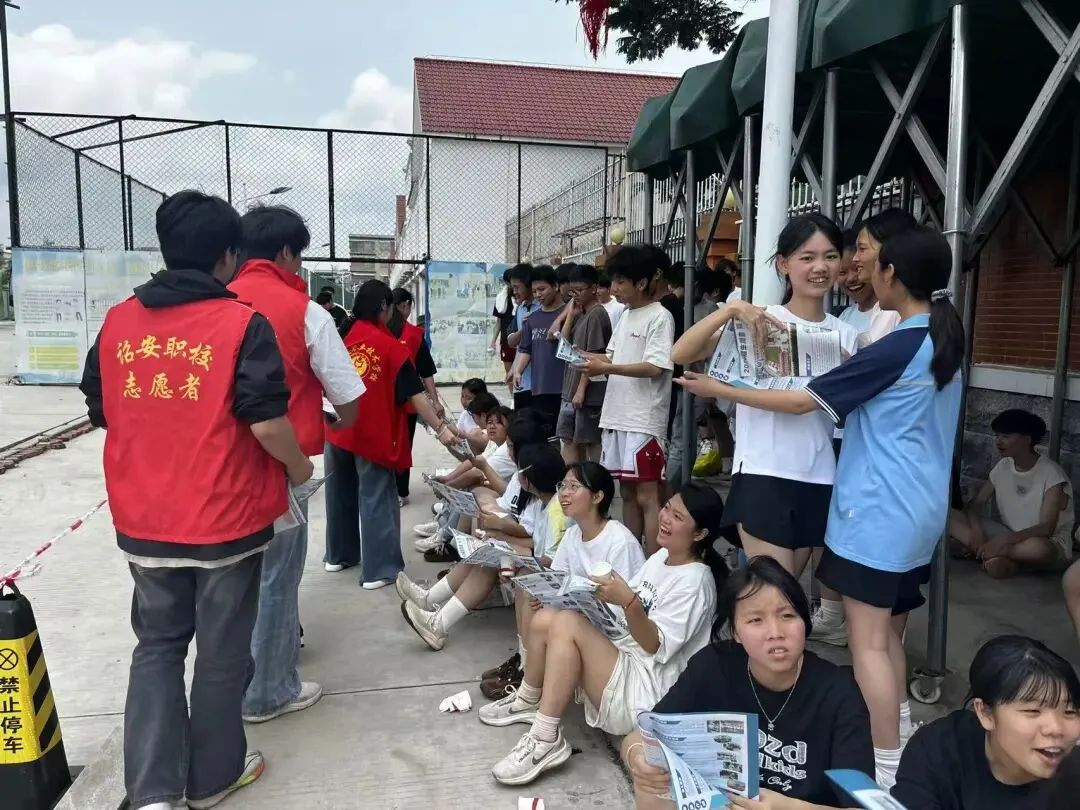 体育中考展风采 技能成才向未来——诏安职校开展专项招生宣传活动 第3张