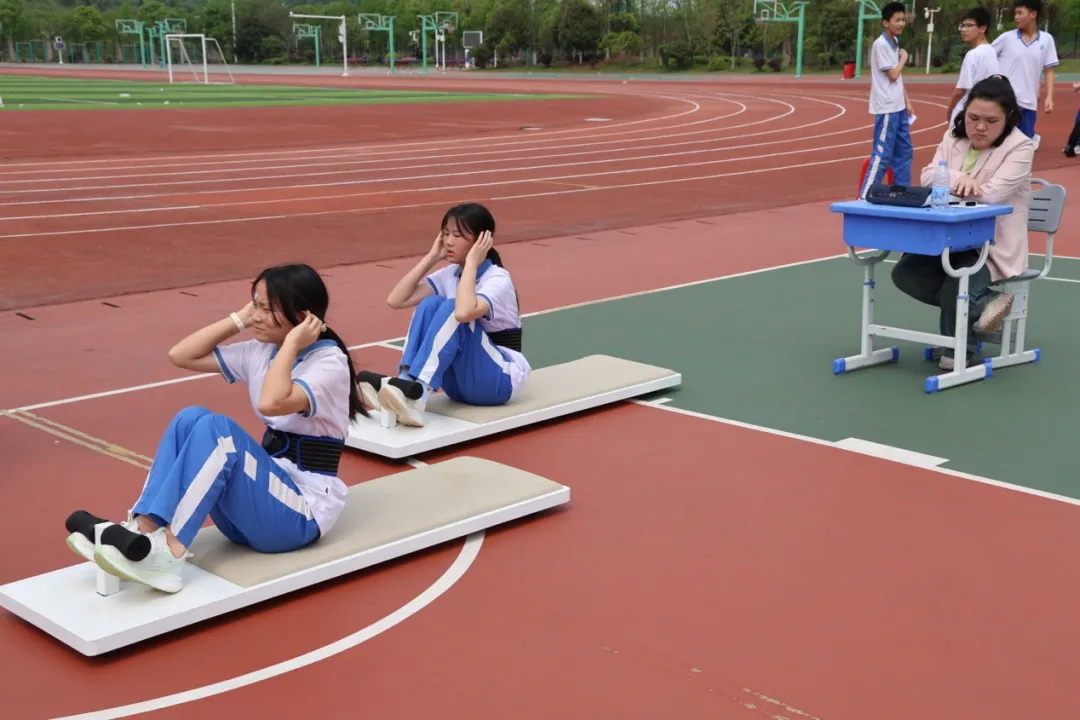 迎战体育中考 这场模拟够“燃” 第23张