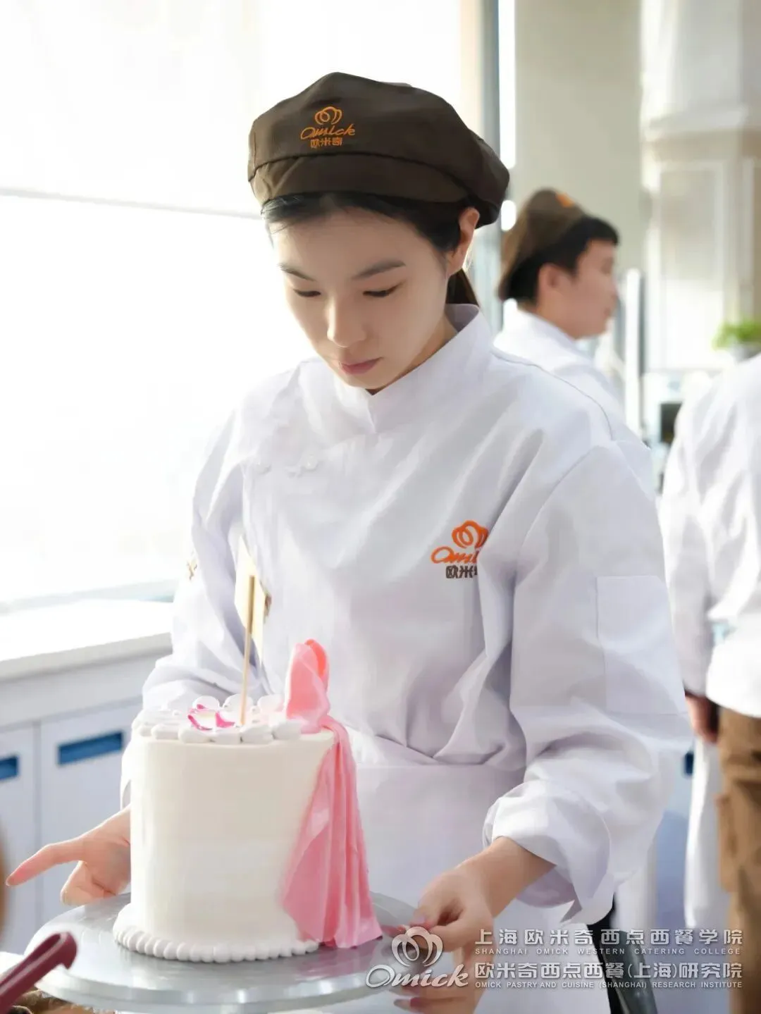 别等中考落榜才追悔莫及!初中生另有一条优质出路,上海欧米奇学技能,此刻知晓正当时! 第15张