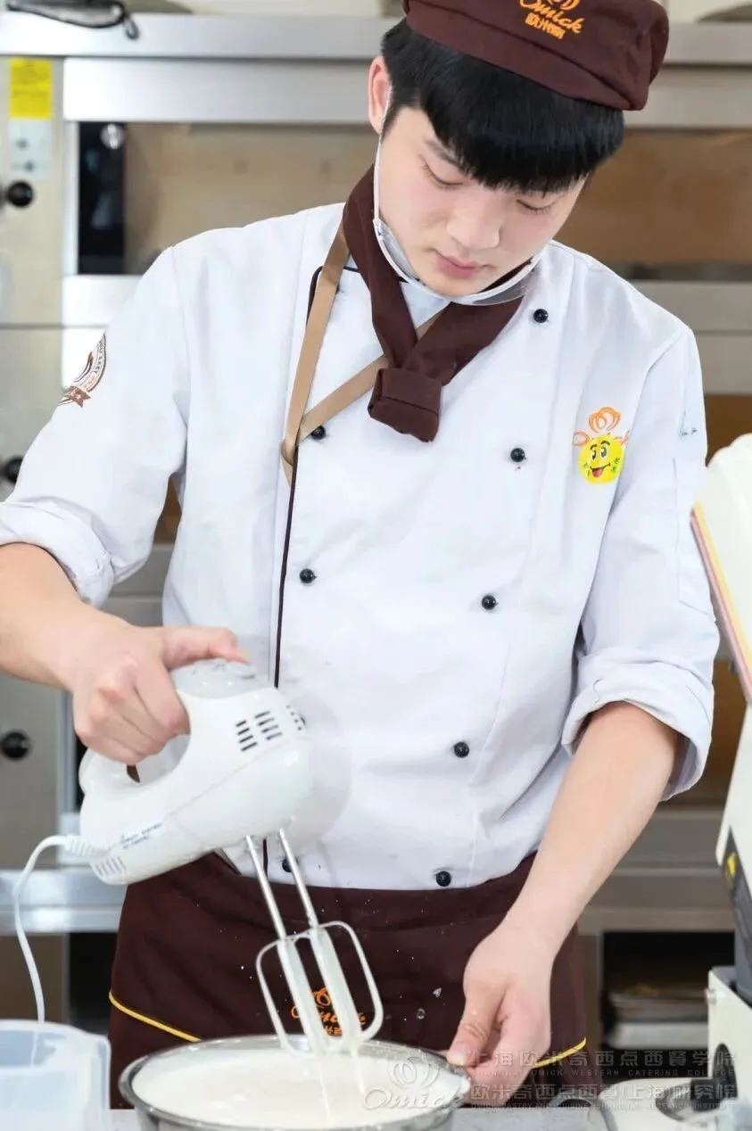 别等中考落榜才追悔莫及!初中生另有一条优质出路,上海欧米奇学技能,此刻知晓正当时! 第16张