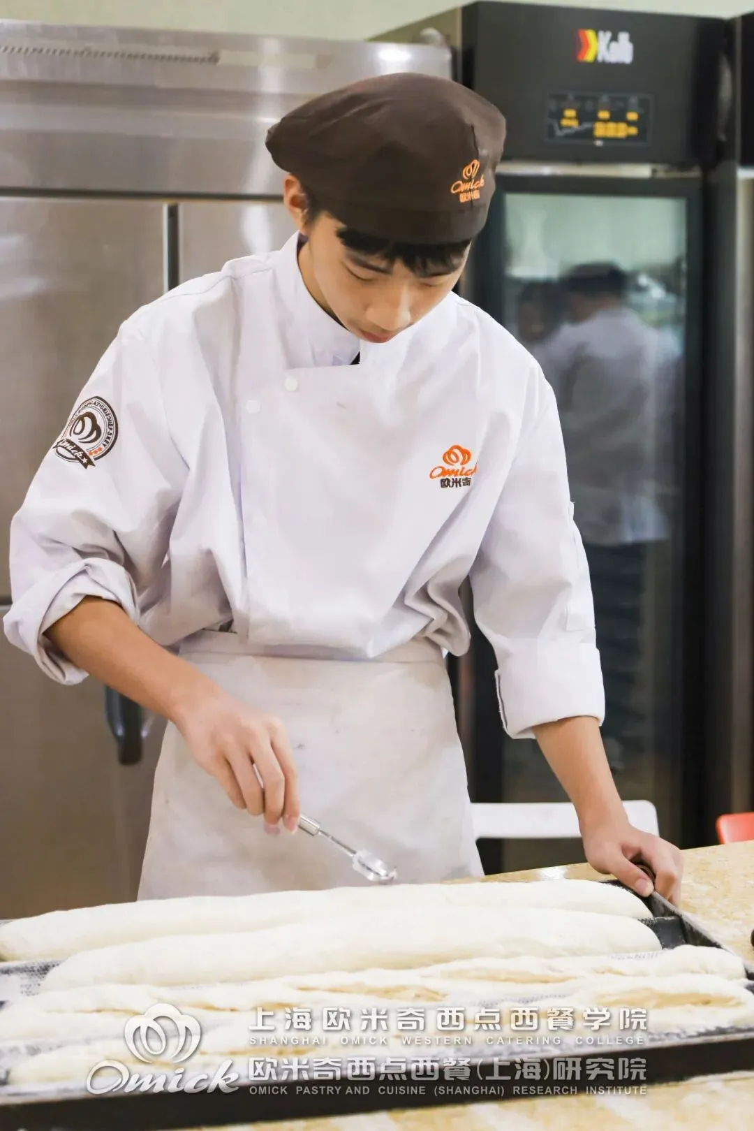 别等中考落榜才追悔莫及!初中生另有一条优质出路,上海欧米奇学技能,此刻知晓正当时! 第18张