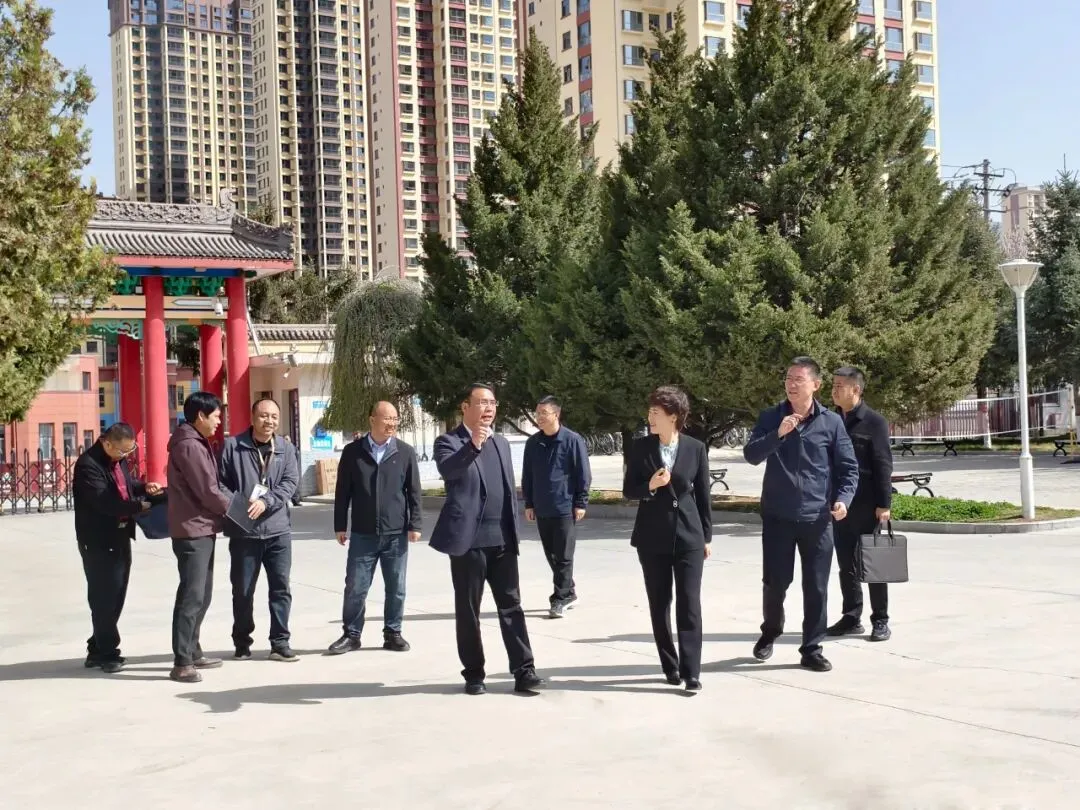 县政府副县长闪晓丽一行莅临我校督导调研中考和高考备考组考工作 第2张