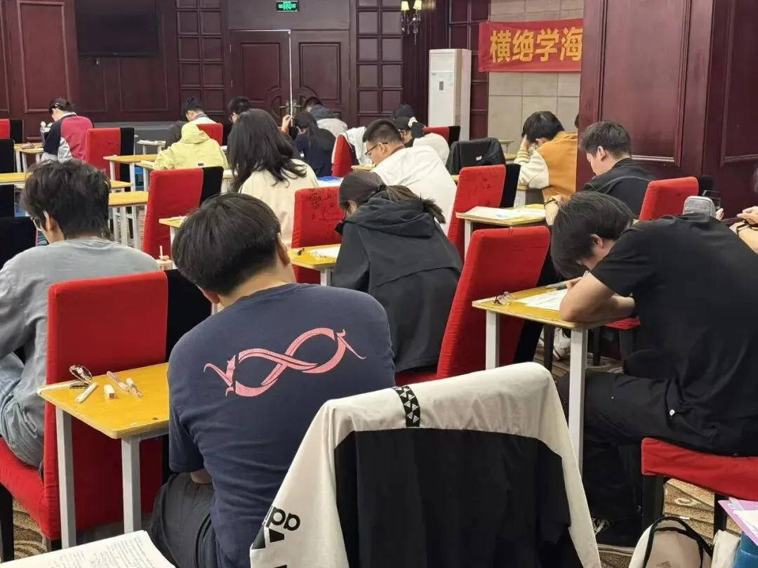 模考冲刺,奔赴前程 ——【泰华志学学校】直击高三学子考试现场 第20张