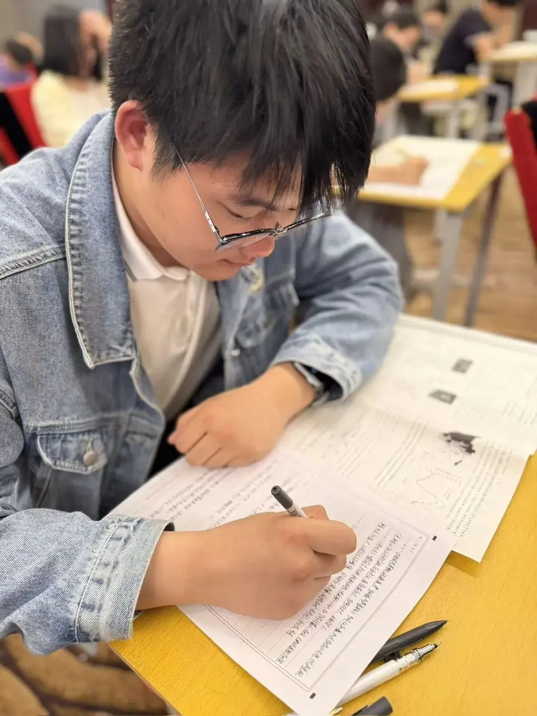 模考冲刺,奔赴前程 ——【泰华志学学校】直击高三学子考试现场 第27张