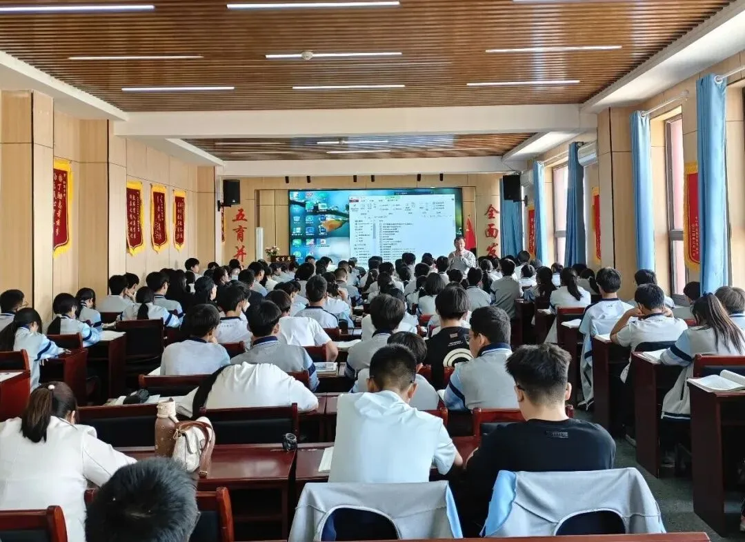 深耕写作教学,聚力中考提分———文水县知远中学特邀省级名师传经送宝 第9张