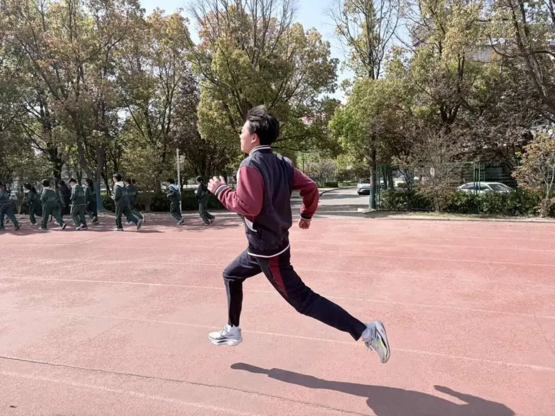 厉兵秣马迎中考 跑道逐梦试锋芒——清河开明中学初二级部体育备考纪实 第7张