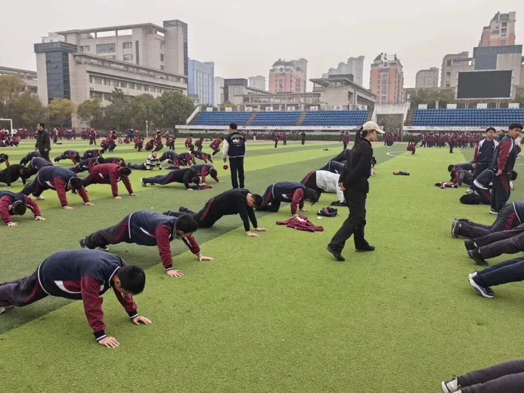 厉兵秣马迎中考 跑道逐梦试锋芒——清河开明中学初二级部体育备考纪实 第14张