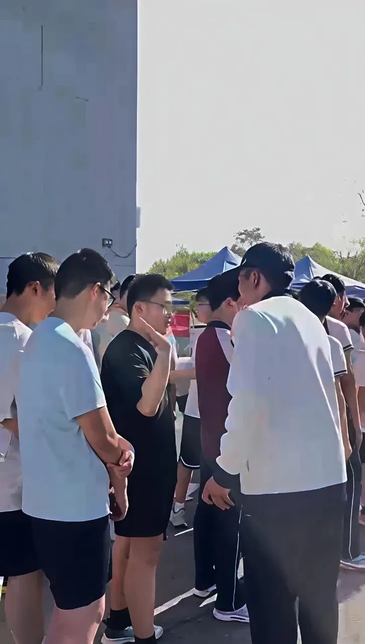 厉兵秣马迎中考 跑道逐梦试锋芒——清河开明中学初二级部体育备考纪实 第34张