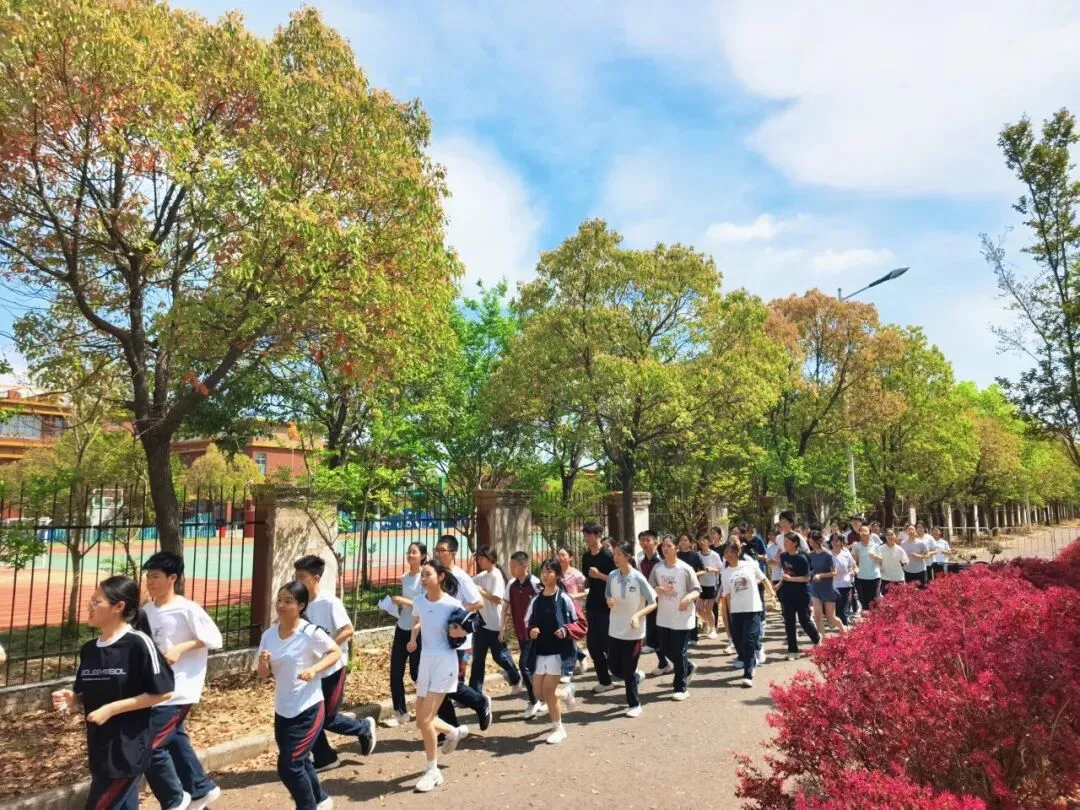 厉兵秣马迎中考 跑道逐梦试锋芒——清河开明中学初二级部体育备考纪实 第37张