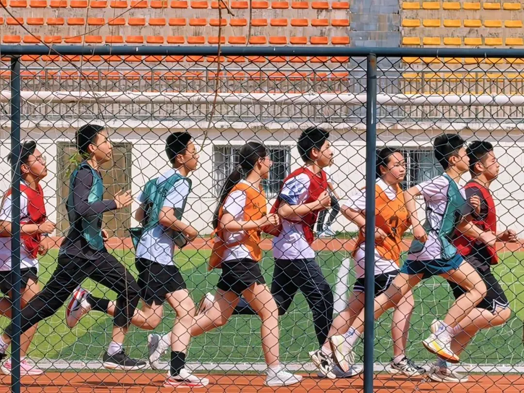 厉兵秣马迎中考 跑道逐梦试锋芒——清河开明中学初二级部体育备考纪实 第39张